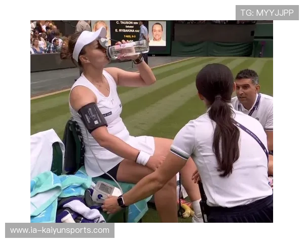 娜瓦罗连续参加多回合训练,体能表现稳定 娜瓦罗连续参加多回合训练,体能表现稳定